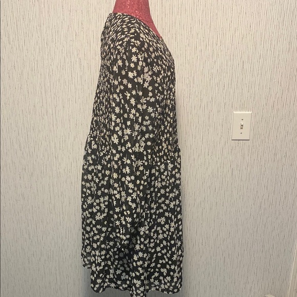 Black & White Style Daisy floral ASOS  Cinch  Top Size 18 Long Sleeve Dress - Picture 2 of 9